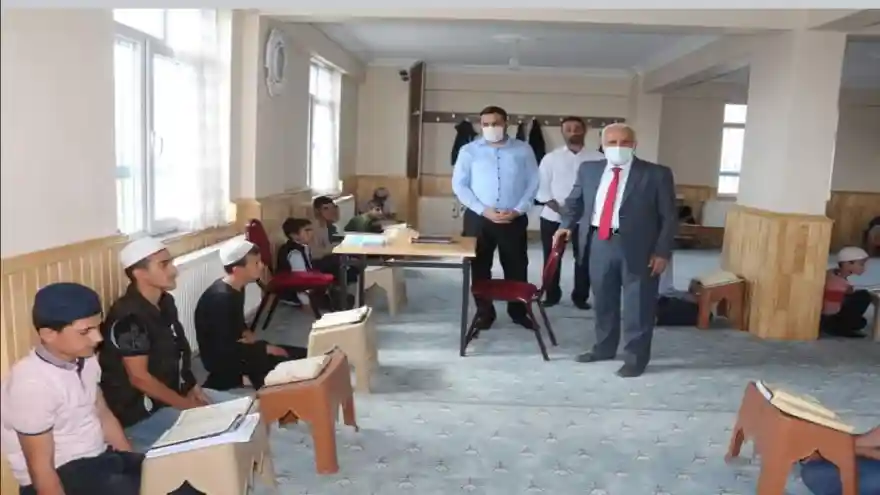 Müftü Topçu, İmam Müslim Yatılı Erkek Kur’an Kursu’nu Ziyaret Etti