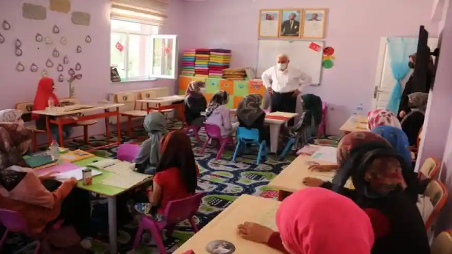 MÜFTÜ TOPÇU: DİN EĞİTİMİ ÖZEL BİR HASSASİYET GEREKTİRMEKTEDİR