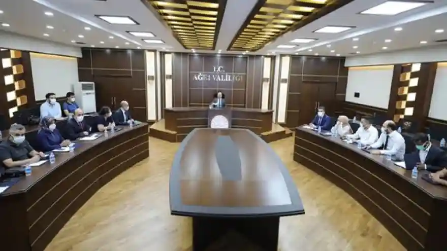 Vali Varol'un Başkanlığında Covid-19 Değerlendirme Toplantısı Düzenlendi