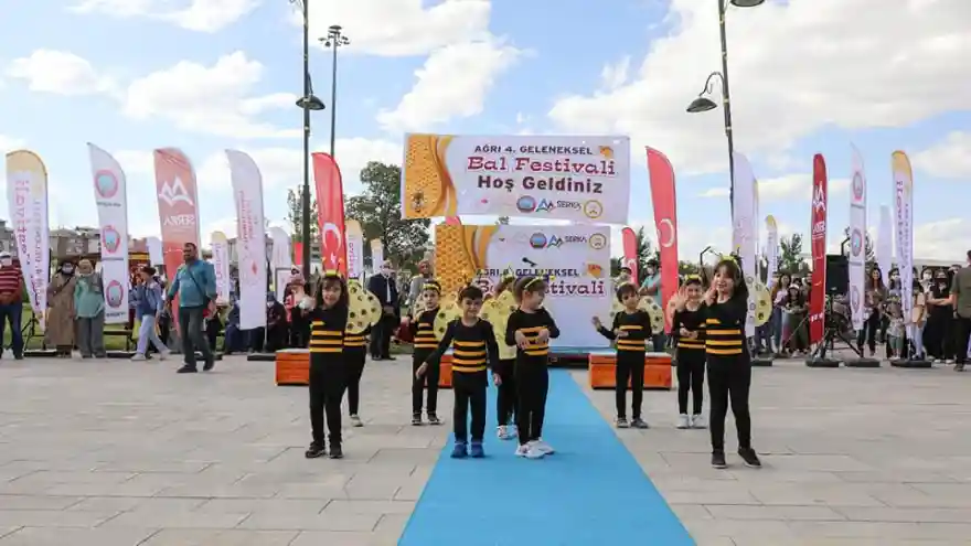 Ağrı 4. Geleneksel Bal Festivali Başladı