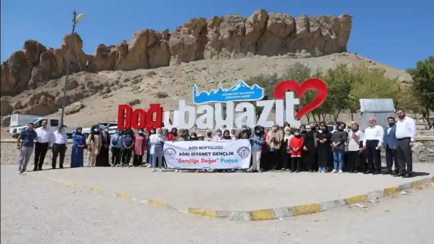 AĞRI'LI GENÇLER GEZİDE BULUŞTU