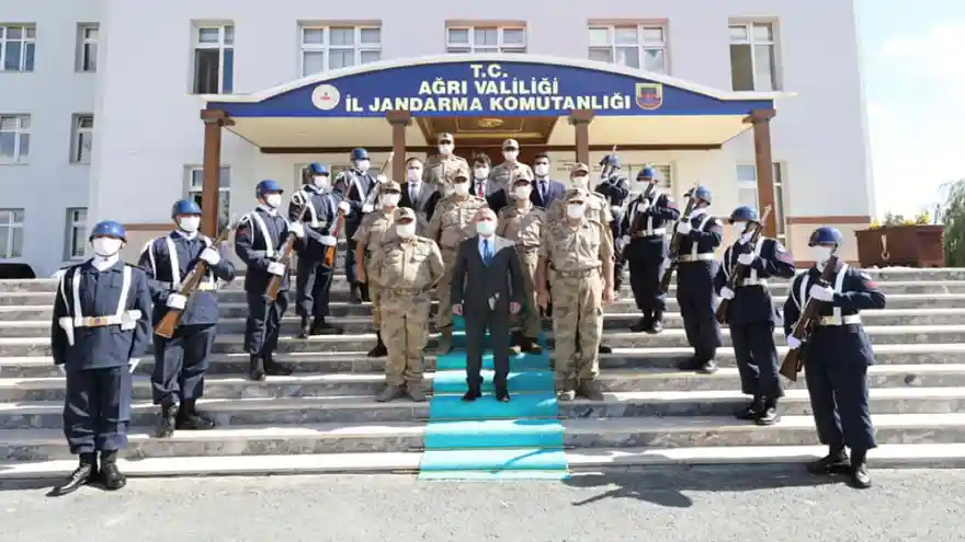 Vali Varol’dan İl Jandarma Komutanlığına Ziyaret