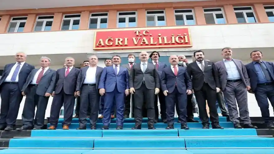 Bakan Karaismailoğlu Ağrı'da