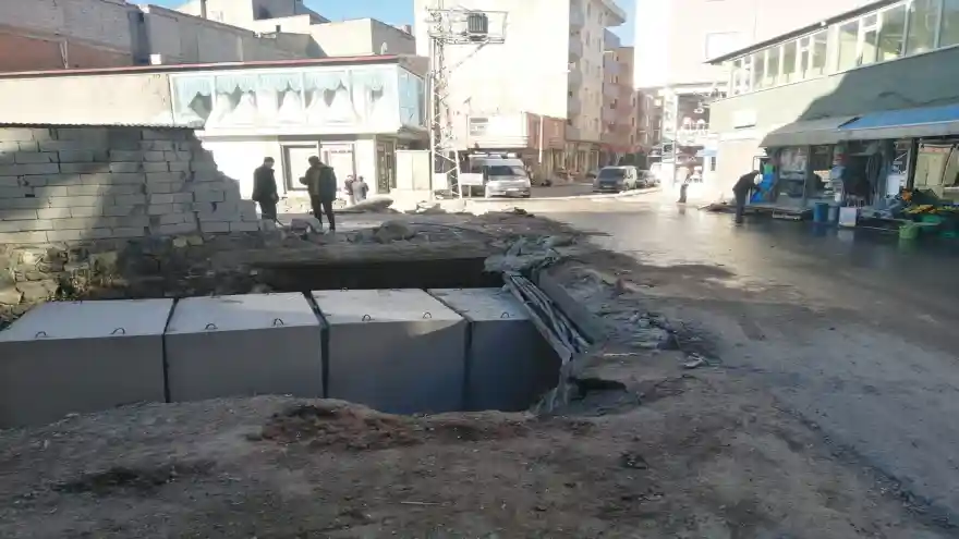 DOĞUBAYAZIT BELEDİYESİNDEN KÖPRÜ GENİŞLETME ÇALIŞMASI