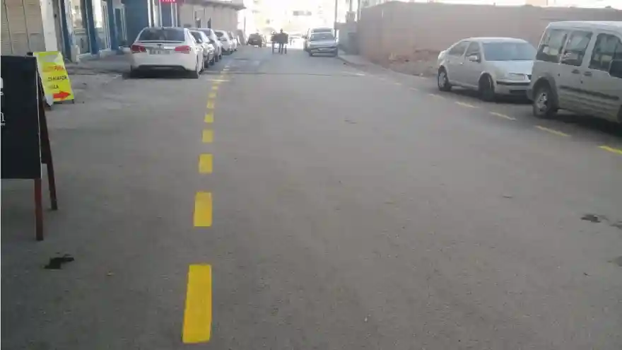 DOĞUBAYAZIT'TA ASFALT ATILAN YOLLAR İŞARETLENDİ