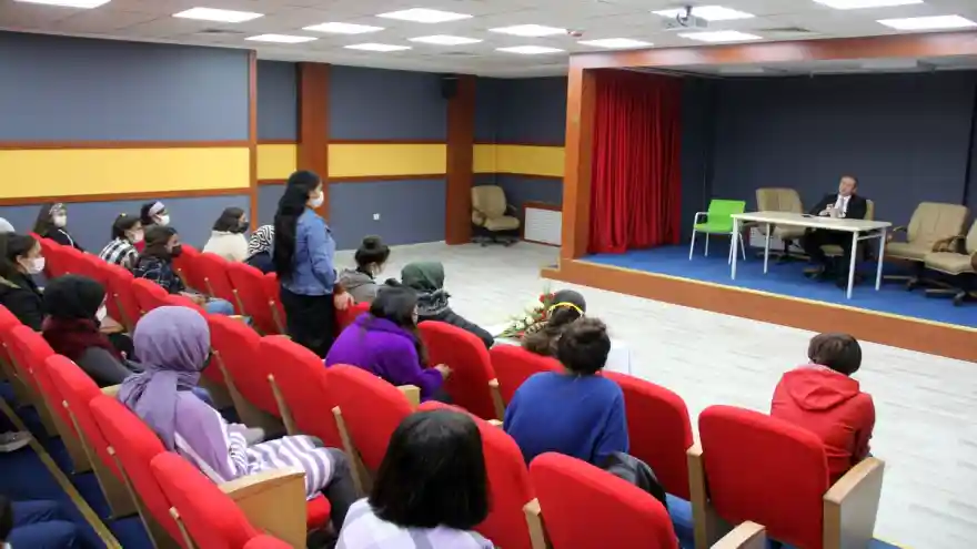 Ağrı Milli Eğitim Müdürü Kökrek Öğrencilerle Buluştu