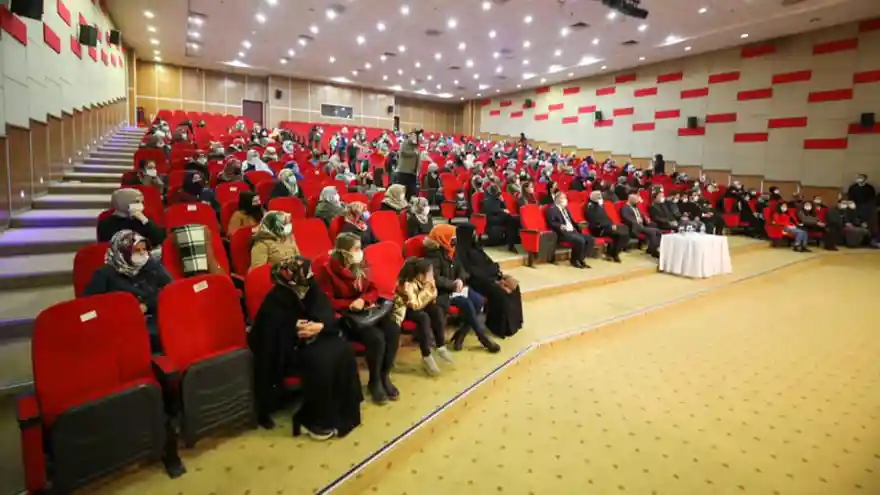 Ağrı'da “En İyi Narkotik Polisi: Anne” Semineri Düzenlendi