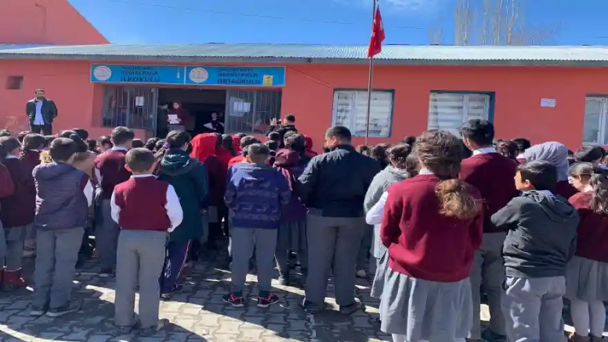 Doğubayazıt'ta Okullar Yeniden Açıldı