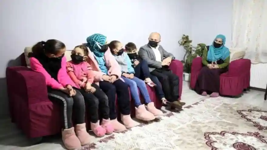 Vali Varol'dan Kahraman Ailesine Ziyaret