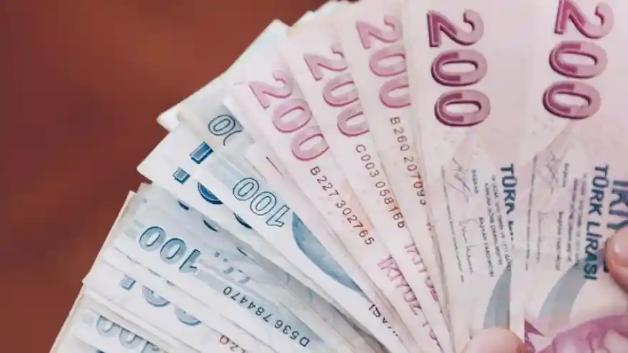 En düşük memur maaşı 6 bin 429 lira, en düşük memur emekli aylığı 4 bin 289 lira oldu