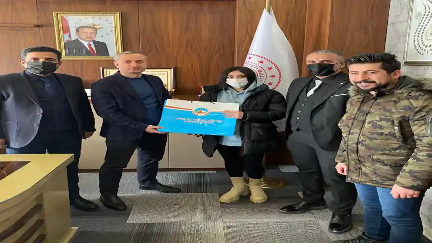 Müdür Kökrek, Çeşitli Yarışmalarda Başarılı Olan Öğrencilerle Bir Araya Geldi