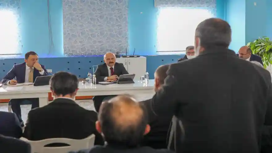 Vali Varol Muhtarlarla Görüştü