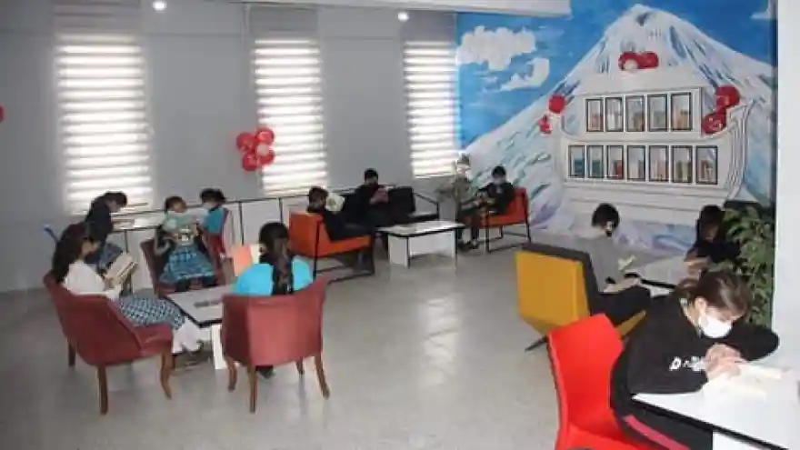 Ağrı Valiliği Eğitime Yapılan Projeleri Paylaştı