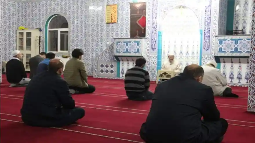 AĞRI’DA AİLELER CAMİDE BULUŞTU