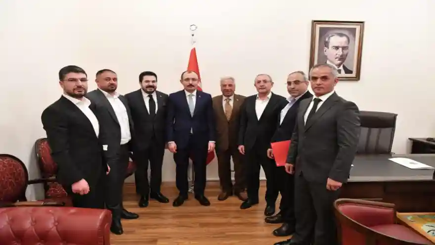 Doğubayazıt'lı Tacirlerden Ticaret Bakanı Mehmet  Muş’a Ziyaret