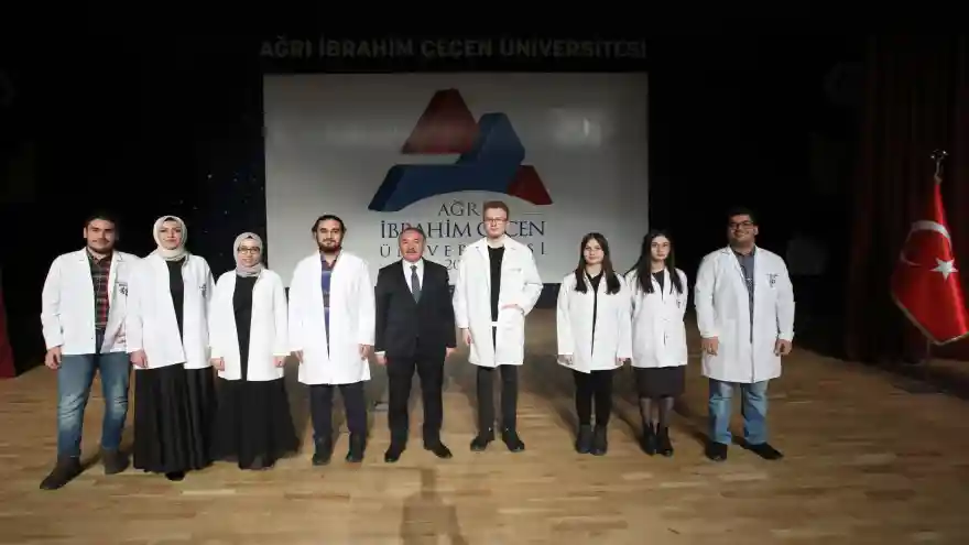 Ağrı İ.Ç. Üniversitesinde “Beyaz Önlük Giyme” töreni