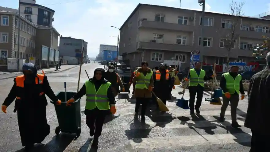 Doğubayazıt'ın Sokak Temizliği Kadınlara emanet