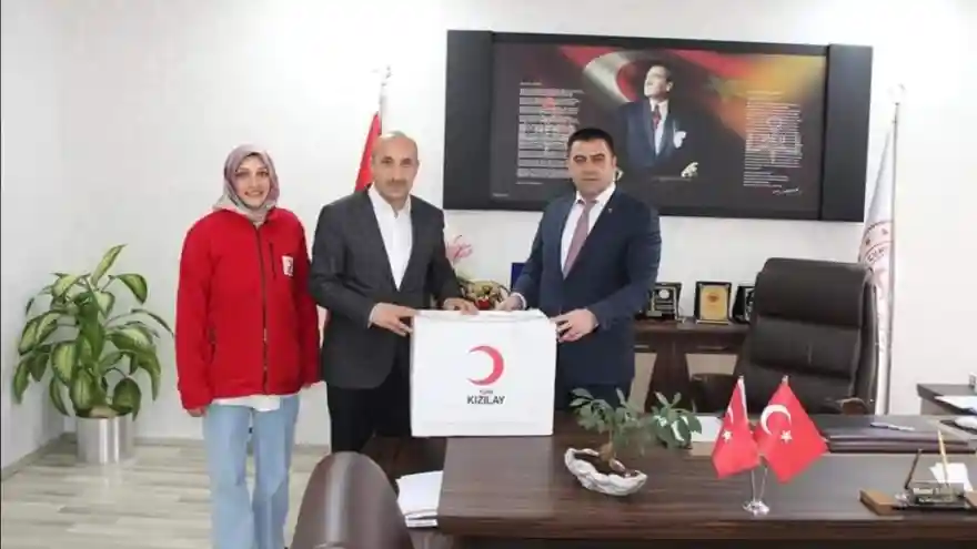 Kızılay Doğubayazıt Şubesinden "Bir Sınıf Bir Koli" Projesi