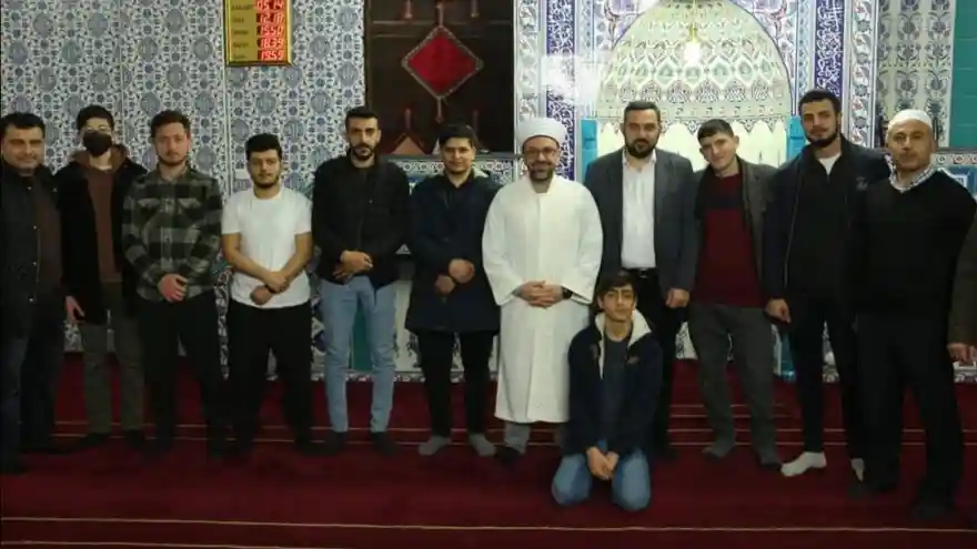 MÜFTÜ BÜYÜK, GENÇLERLE NAMAZDA BULUŞTU