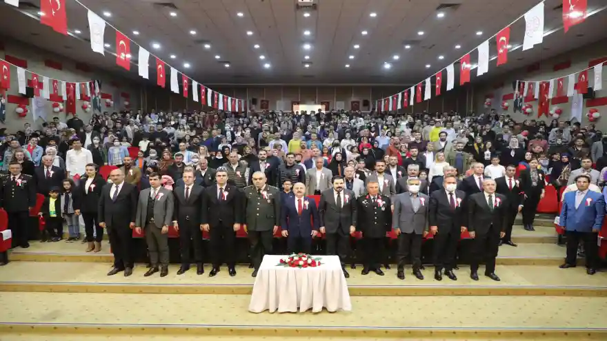 Ağrı'da, 23 Nisan Ulusal Egemenlik ve Çocuk Bayramı Kutlama Programı Düzenlendi
