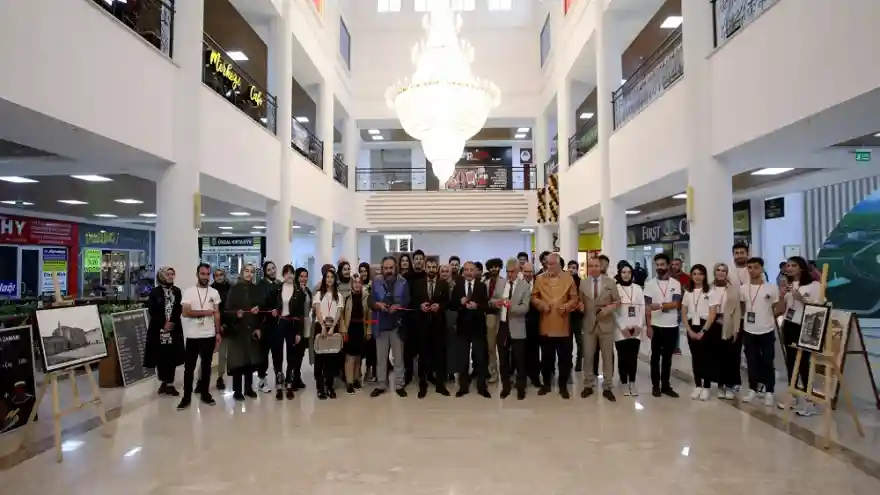 A.İ.Ç.Ü'de Bahar Şenliği Coşkusu Başladı