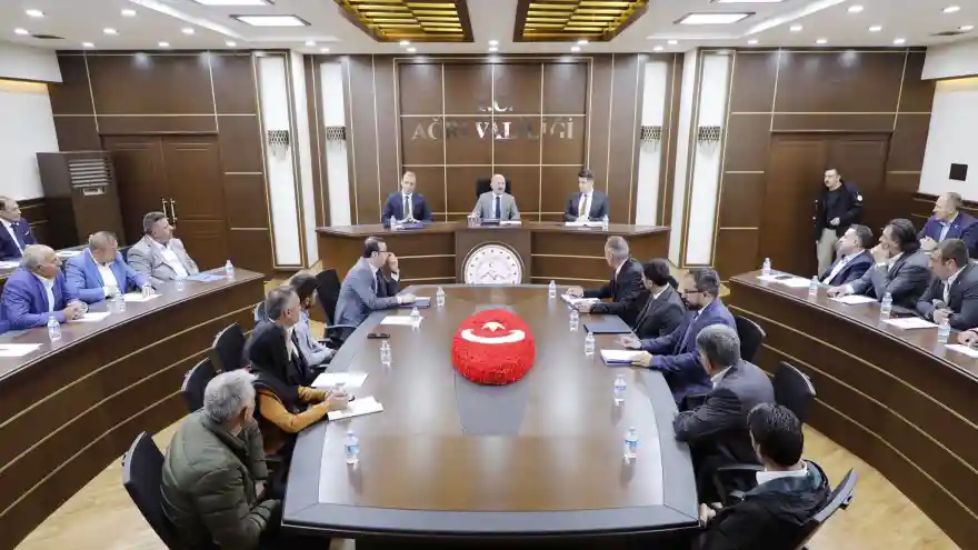 Vali Varol, Muhtarlarla Bir Araya Geldi