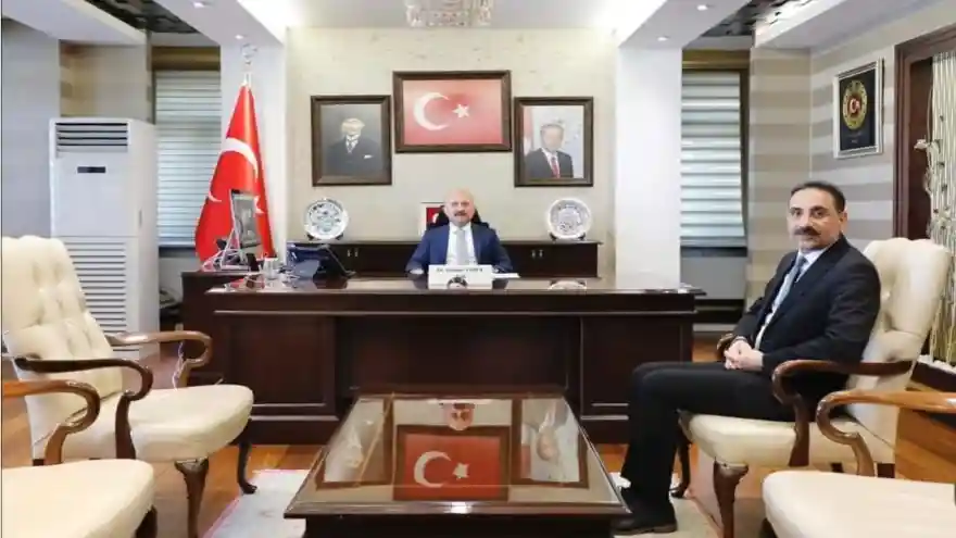 Ağrı Belediye Başkan Yardımcısı Ahmet Tunç Vali Dr. Osman Varol'u ziyaret etti