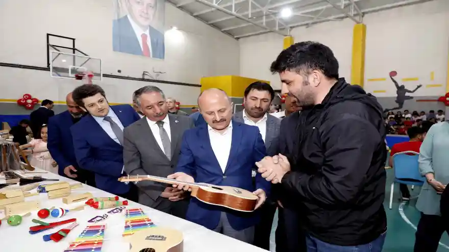 “Temel Eğitimde 10 Bin Okul” Projesi Kapsamında Spor Malzemesi ve Enstrüman Dağıtım yapıldı