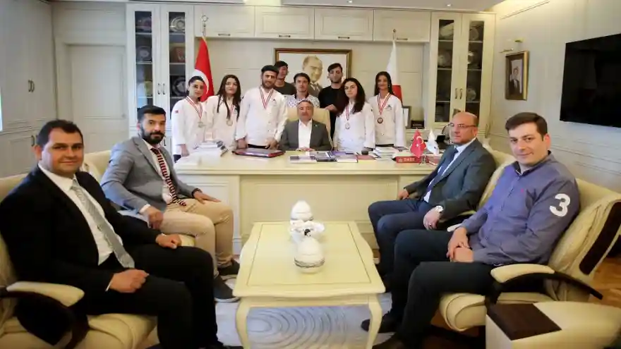 Rektör Prof. Dr. KARABULUT, Geleceğin Aşçılarını Misafir Etti