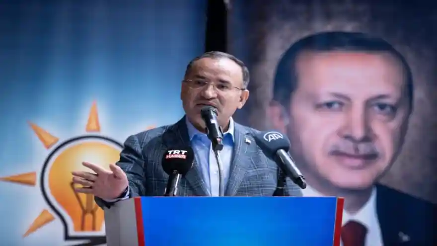  Ağrı'da Bekir Bozdağ; "Erdoğan'ın 2023'te ikinci adaylığı olacak, aday olmasında engel yok"