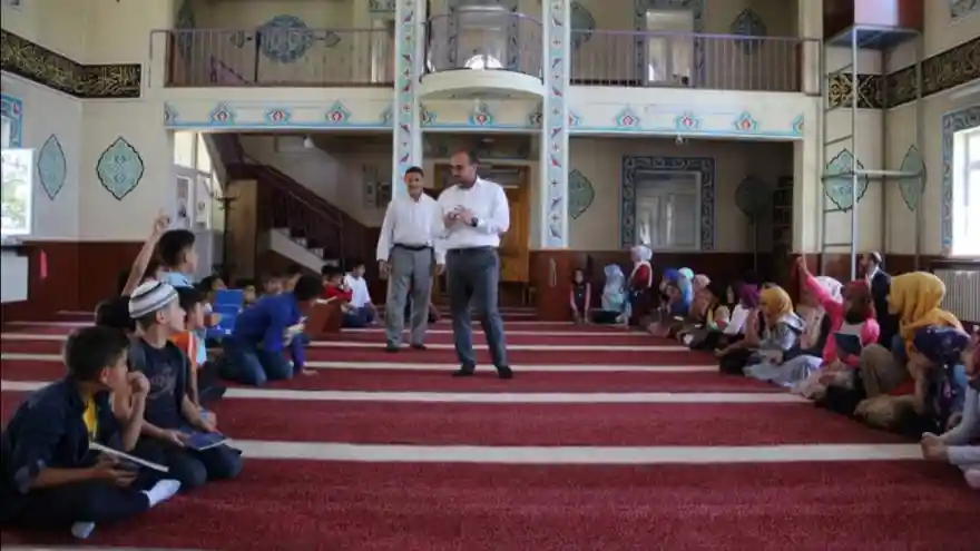 Haydi Koş Gel, Camiler Seninle Güzel