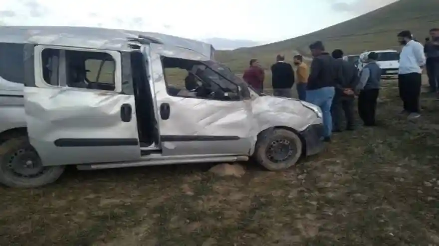 Doğubayazıt'ta Kontrolden Çıkan Araç Takla Attı