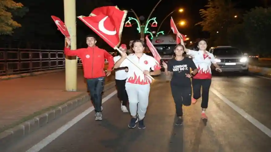 Ağrı’da “15 Temmuz Sancak Koşusu” Düzenlendi