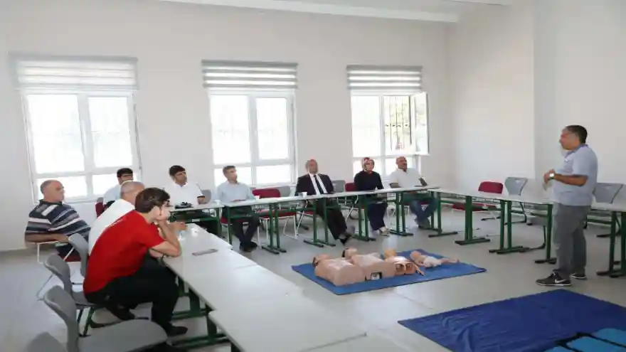 AĞRI'DA MİLLİ EĞİTİM YÖNETİCİLERİNE YÖNELİK İLKYARDIM EĞİTİMİ KURSU DÜZENLENDİ