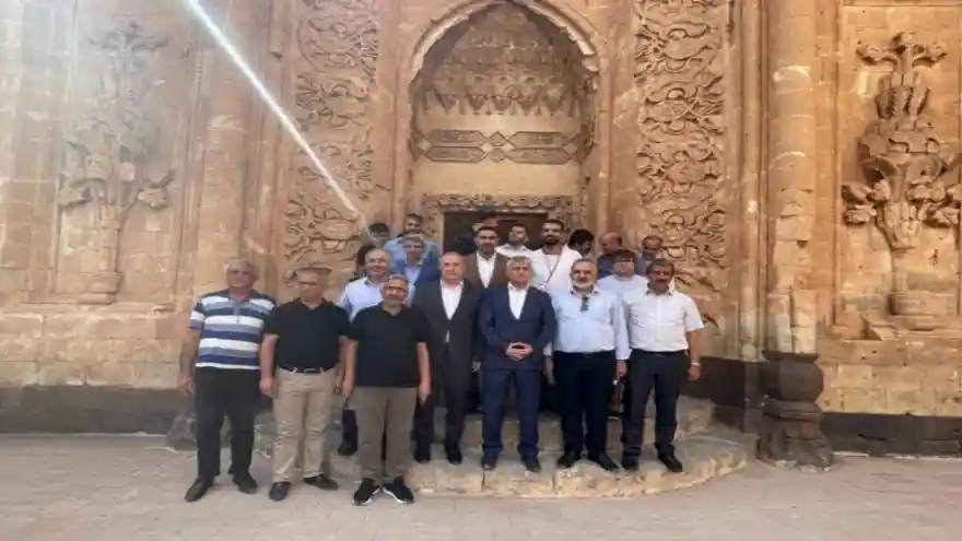 AK PARTİ AĞRI İL BAŞKANI HALİL ÖZYOLCU DOĞUBAYAZIT'I ZİYARET ETTİ