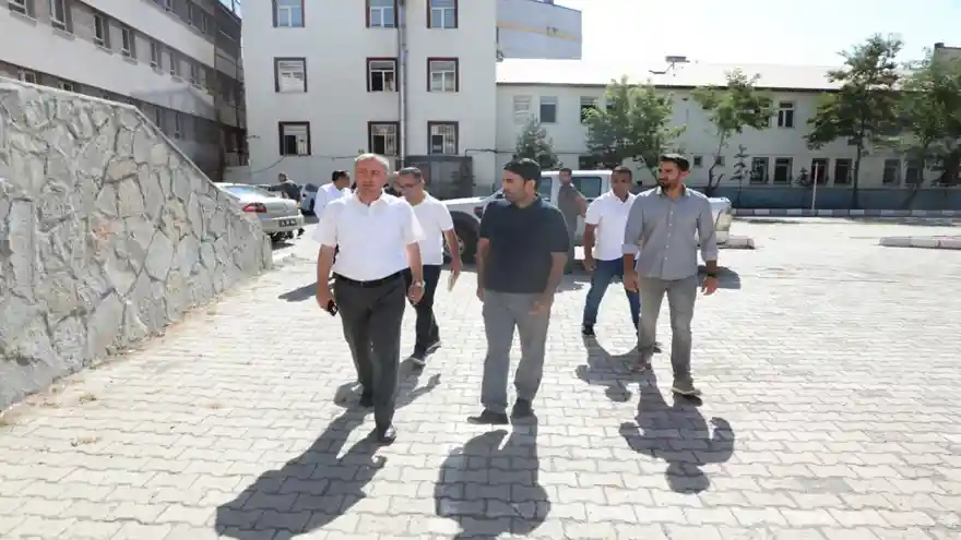 Ağrı Milli Eğitim Müdürü Kökrek, İl Merkezindeki Okullardaki Hazırlıkları İnceledi​