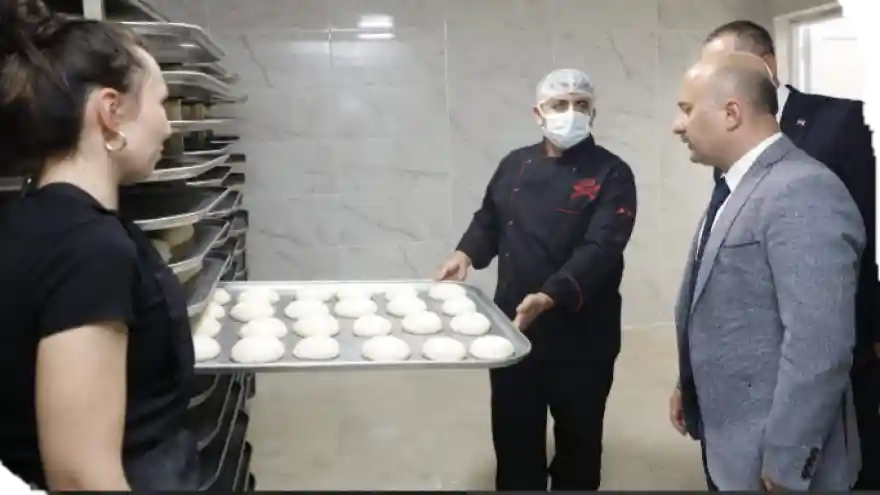 VALİ DR. OSMAN VAROL, ELEŞKIRT'TE OKUL ZİYARET ETTİ 