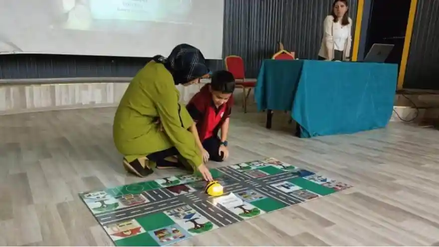 OKUL ÖNCESİ ÖĞRETMENLERİNE KODLAĞRI PROJESİ KAPSAMINDA EĞİTİM VERİLDİ