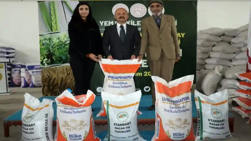 Ağrı'lı Çiftçilere buğday ve yem bitkileri tohumu verildi