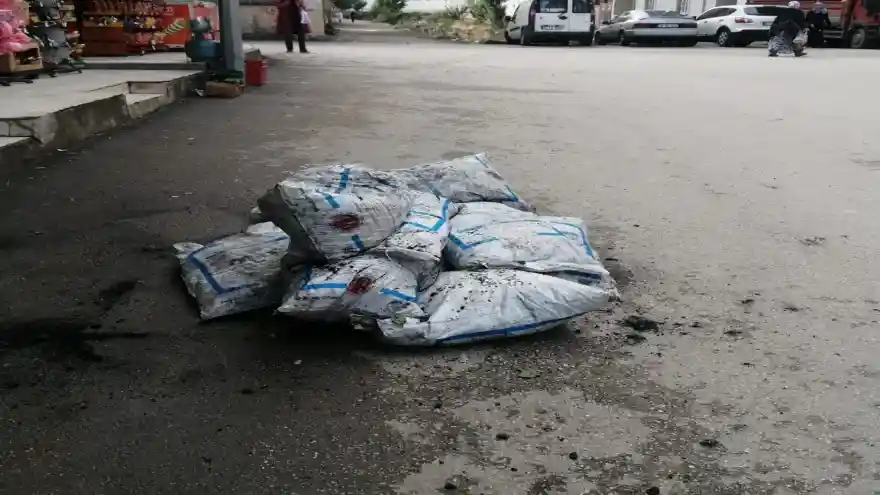 Doğubayazıt'ta İhtiyaç Sahibi Aileler Kömür Yardımlarını Almaya Başladı