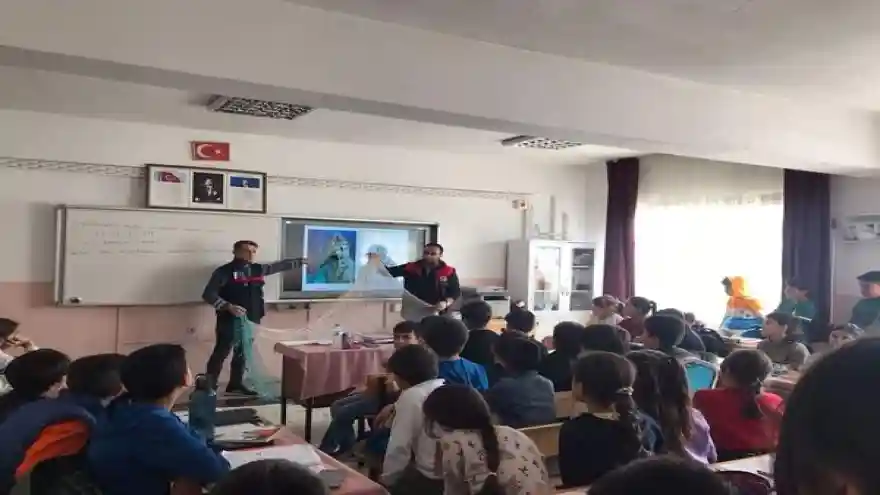 Ağrı'da Okullarda Su Ürünleri Eğitimleri Devam Ediyor