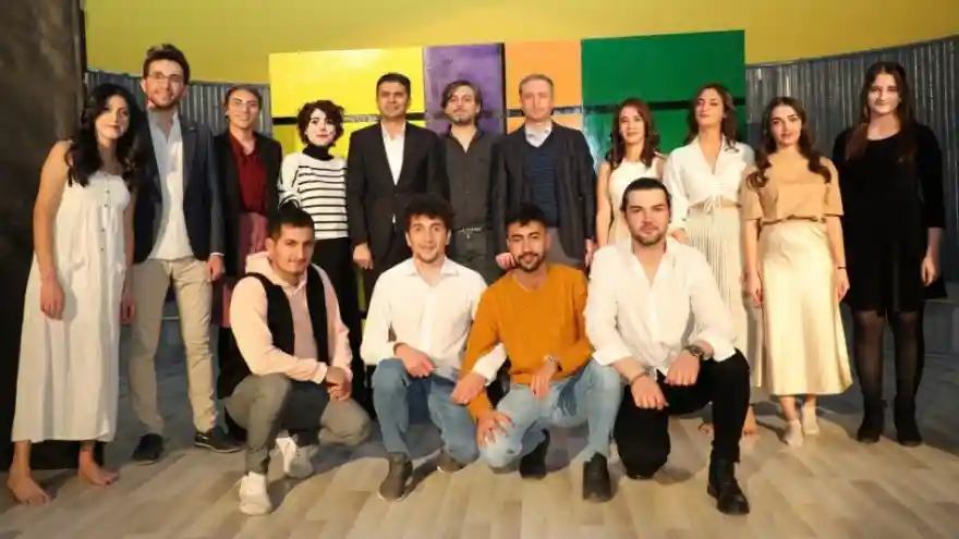 AĞRI'DA SON DERS ZİLİ ADLI TİYATRO OYUNU SAHNELENDİ