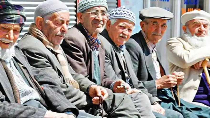 Yaşlılarımıza sahip çıkmamız gerekir