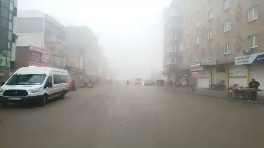 DOĞUBAYAZIT’TA SİS ETKİLİ OLUYOR