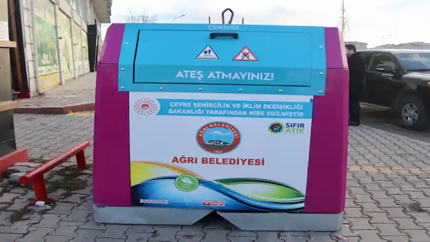 Ağrı’ya 3 Bin Litre Kapasiteli Yer Üstü Çöp Konteynırları