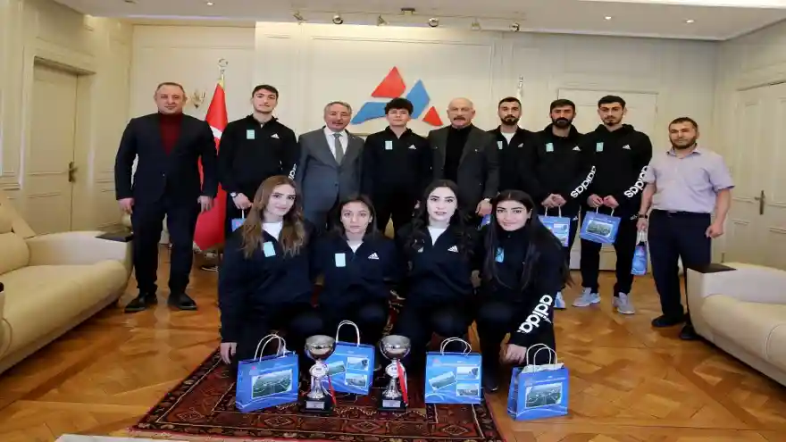 Rektör Karabulut Başarılı Sporcuları Misafir Etti