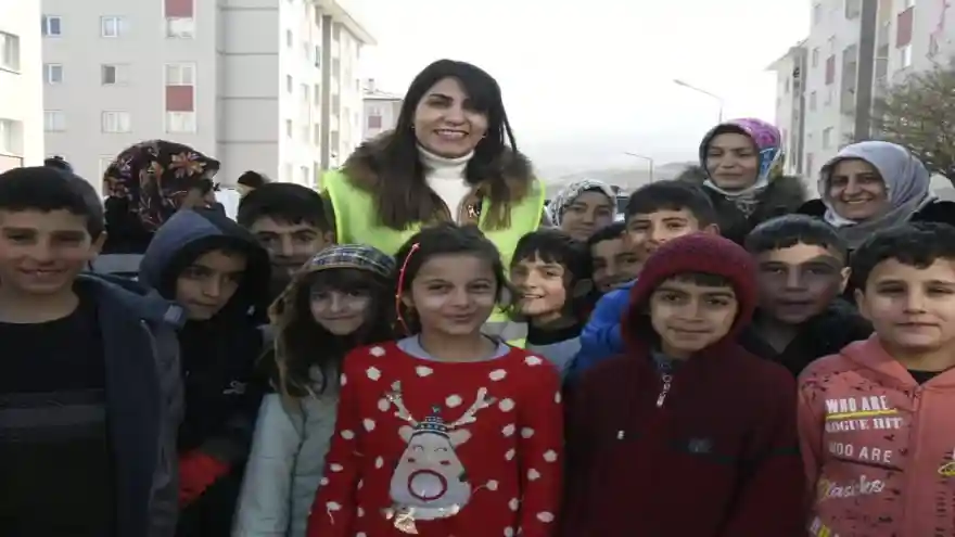 Başkan Acar, TOKİ konutlarındaki Vatandaşları ziyaret etti