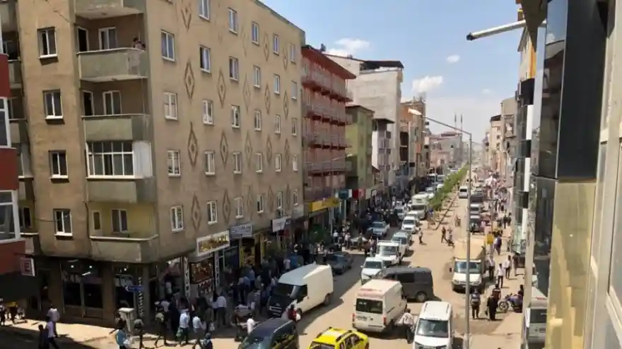 DOĞUBAYAZIT'TA ESNAFLAR KİRALARDAN ŞİKAYETÇİ!