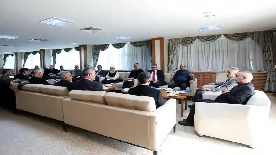 Ağrı İ.Ç. Üniversitesinde İdari Hizmetlerin Değerlendirme Toplantısı Yapıldı