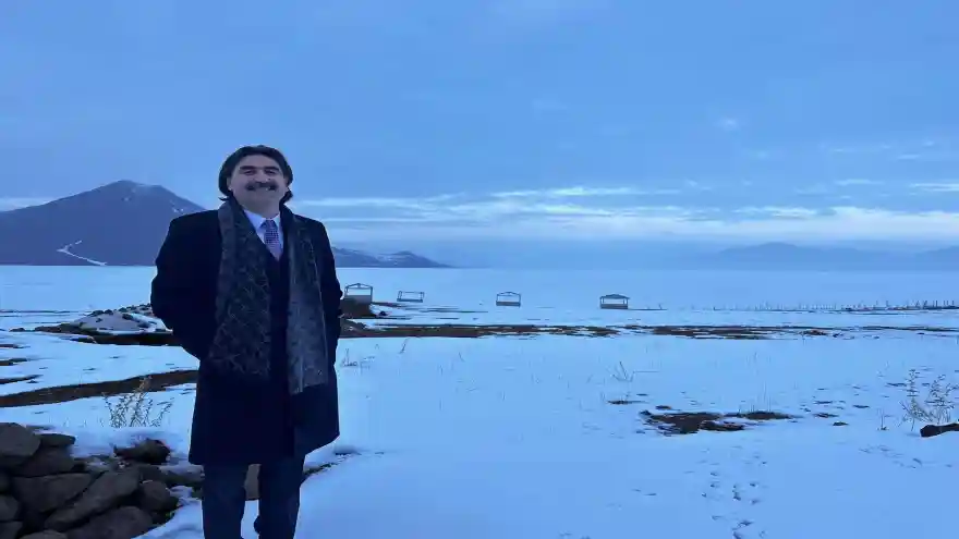 Balık Gölü Yüzeyi Buz Tuttu